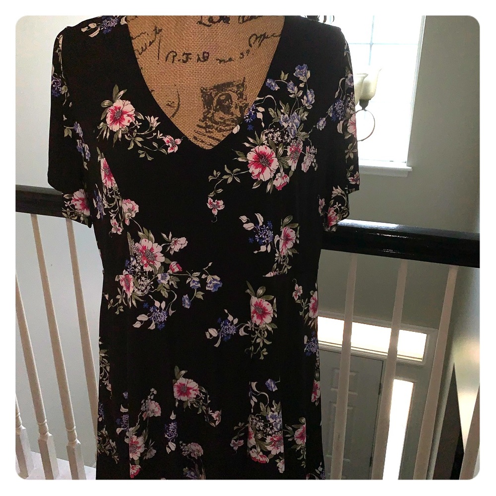 NWT Floral top from Torrid Size 1